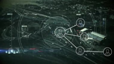 İnsan simgeleri, veri işleme ve şehir manzarası ile bağlantı ağının animasyonu. Dijital olarak oluşturulmuş küresel bağlantılar, hesaplama, dijital arayüz ve veri işleme kavramı.