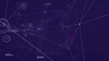 Mavi arkaplan üzerinde veri işleme ile bağlantı ağının animasyonu. Küresel iş, bağlantılar, hesaplama ve veri işleme kavramı dijital olarak oluşturulmuş video.