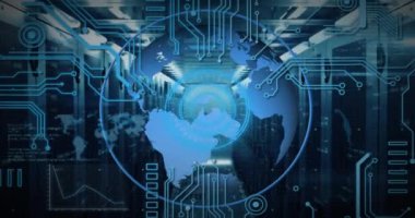 Bilgisayar sunucuları üzerinden küresel ve veri işleme animasyonu. Küresel finans, iş, bağlantılar, bulut hesaplama ve veri işleme kavramı dijital olarak oluşturulmuş video.