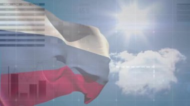 Mavi gökyüzü üzerinde Rusya bayrağının canlandırılması ve harita işleme verileri. Honduras, ağ, veri, dijital arayüz, iş, finans ve küresel iletişim, dijital olarak oluşturulmuş video.