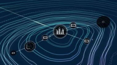 Mavinin dış hatları üzerinden veri aktaran iş ve medya simgelerinin animasyonu. Ağ, veri, iş, bağlantı, dijital arayüz ve iletişim, dijital olarak oluşturulmuş video.