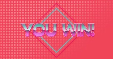 Sendeki animasyon, kırmızı arka plandaki gri noktaların üzerinde pembe metalik harflerle yazılmış metni kazanıyor. Retro, dijital arayüz, bağlantı, oyun, veri ve iletişim, dijital olarak oluşturulmuş video.