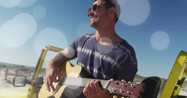 Image Dots Happy Caucasian Man Guitar Beach Holidays Vacations Relax — Stock Photo, Image