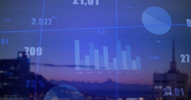 Karanlık çöktüğünde şehir sahilinin üzerini gösteriyor, bar tablosu etiketleri, turta segmentleri, numaralar, cyan ızgarası. Gelecekçi, teknoloji, analitik, görselleştirme, metropol, dijital, veri odaklı