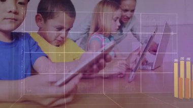Çocuklar akıllı cihazları ana rehberliği ile çalıştırıyor, teknoloji şebekesini çizgi grafiğiyle etkinleştiriyor, 3 boyutlu çubuklarla. Aile, teknoloji, eğitim, veri, görselleştirme, etkileşim, öğrenme
