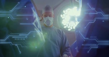 Baş cerrahın bükülmesi, cerrahi lambanın altındaki forseps kavrayışı bir sonraki evre dijital kaplama animasyonu. Tıbbi, profesyonellik, kesinlik, yenilik, teknoloji, takım çalışması, klinik