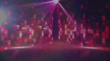 Siyah uzayda kırmızı ve pembe manzaralı ışıkların animasyonu. Disko, parti, eğlence ve şimşek konsepti dijital olarak oluşturulmuş video.