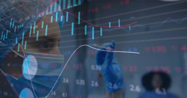 Çizim çizgisi, doktor maske takıyor. Laboratuvardaki cam tahta üzerinde, şamdan çizelgeleri, fotokopi alanı. Tıbbi, analitik, fütüristik, veri görselleştirme, kesinlik, tanı, bilimsel