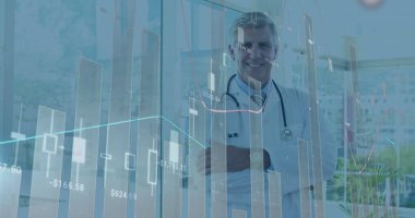 Laboratuvar önlüğü ve steteskopuyla klinikteki dijital dosyaları izleyen bir doktor. Tıbbi, analitik, sağlık, danışmanlık, profesyonel, modern, büyüme