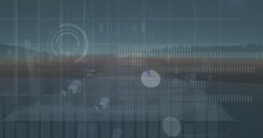 Yerküre, grafik ve grafiklerin canlandırılması, kırsal alan üzerinde veri işleme. Küresel iletişim, iş, veri ve dijital arayüz kavramı dijital olarak oluşturulmuş video.