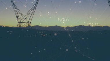 Gün batımına karşı hareketli kuleler üzerinden bağlantı ağının animasyonu ve değişen numaralar. Küresel ağ ve iş teknolojisi kavramı