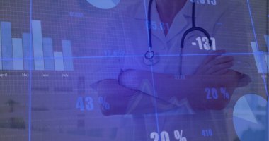 Laboratuvarda laboratuvar önlüğü ve steteskop giyen doktor, bar çizelgeleri ve yüzdeleri gösteriyor. Tıbbi, analitik, teknoloji, sağlık, veri, araştırma, meslek