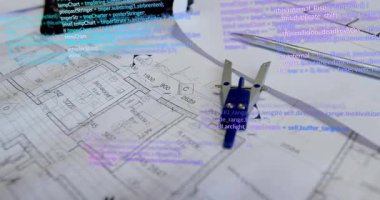 Pusula ve plan taslağı hazırlanıyor, dijital katmanı gösteren kod örtüşüyor ve kayıyor. Teknik, yenilik, tasarım, mühendislik, dijital, şematik, modern