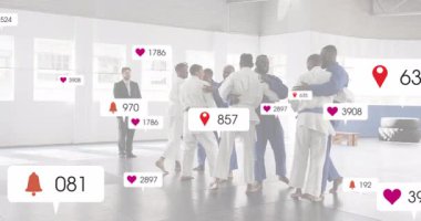 Karate grubu sürüş ikonlarını kutluyor, ortaya çıkıyor ve çoğalıyor, adaylar yumruk tokuşturuyor. Takım çalışması, yoldaşlık, başarı, motivasyon, birlik, disiplin, fitness