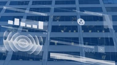 İnfografik verilerin animasyonu, Hud ile ofis binasına karşı işlenen grafikler. Dijital bileşik, yapay zeka, çoklu pozlama, bulut hesaplama, teknoloji, fütüristik, bağlantı.