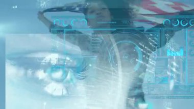 Dışarıdaki mutlu kadın üzerinde küre ve dijital ekranın animasyonu. Ağ, bağlantılar ve dijital olarak oluşturulan iletişim konsepti.