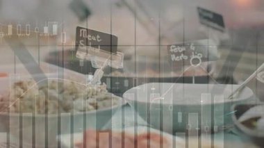 Bilgisayar kablosu kullanan farklı kadınlar üzerinde veri işleme animasyonu. Küresel gönderim ve bağlantılar konsepti dijital olarak oluşturulmuş video.