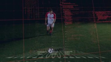 Futbolcu üzerinden veri işleme animasyonu. Küresel spor dijital arayüzü teknolojisi ve dijital olarak oluşturulan ağ konsepti.