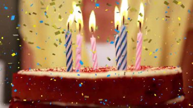 Doğum günü pastasında mumların üzerine düşen konfeti animasyonu. Doğum günü, parti ve kutlama konsepti dijital olarak oluşturulmuş video.
