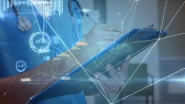 Kafkas erkek doktorların not tutması üzerine bağlantı ağının animasyonu. Dijital olarak üretilen sağlık, tıp, bağlantılar ve teknoloji konsepti.