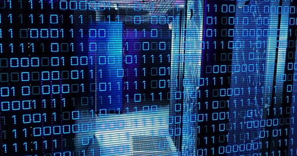 Veri merkezi sunucu raflarında ağ anahtarları, kablo tepsileri ve vantilatörlerle ikilik yayın. Teknoloji, siber güvenlik, sanayi, fütüristik, altyapı, dijital, ağ