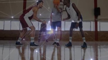 Çeşitli basketbol oyuncuları üzerinden bağlantı ağının animasyonu. global spor, bağlantılar ve dijital arayüz konsepti dijital olarak oluşturulmuş video.