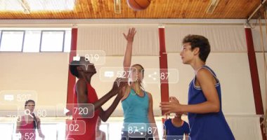 Liseli oyuncular, hakem atışının altında uyuşturucu bulundurmaktan zıplıyorlar. Teknolojik sosyal ölçüler havada uçuşuyor. Spor, rekabet, takım çalışması, gençlik, atletizm, dijital, enerjik