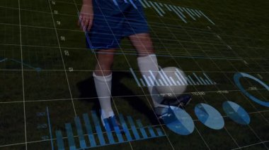 Sağ ayak, topa dikey olarak vurmaya başlarken, veriler takip hareketini bastırıyor. Atletik, analitik, performans, eğitim, spor giyim, dijital, hareket