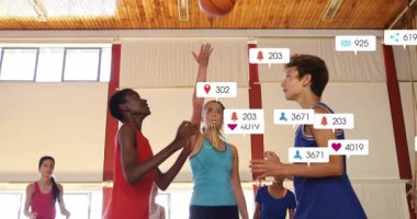 Hakem kız düdük uyarı ikonlarını üfleyerek pazarlamada topu güvenceye alan oyuncu sayısı giderek artıyor. Eylem, rekabet, gençlik, spor, dijital, katılım, enerji