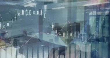 Afro-Amerikan iş adamları üzerinde finansal veri işleme animasyonu. küresel iş, finans, veri işleme ve dijital arayüz kavramı dijital olarak oluşturulmuş video.