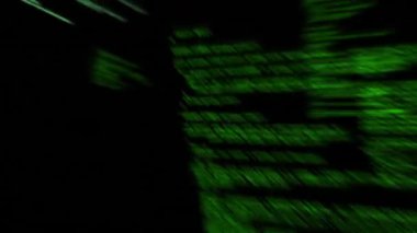 Siyah arkaplan üzerinde bilgisayar veri işleme animasyonu. küresel hesaplama ve veri işleme kavramı dijital olarak oluşturulmuş video.