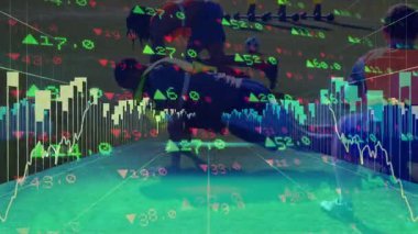 İki erkek sporcu senkronize eşekleri sahada çalıştırıyor ve finans çıtası yükselmeye başlıyor. Atletizm, takım çalışması, hareket, fitness, eğitim, açık hava, kararlılık