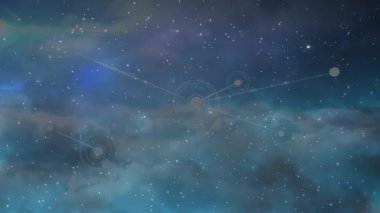 Yıldız animasyonu, takımyıldızları ve bulutlu gökyüzündeki bağlantılar. ağ, bağlantılar ve teknoloji konsepti dijital olarak oluşturulmuş video.