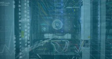 İkili kodlama dijital simgeleri ve çevrimiçi güvenlik kilidi çevrimiçi asma kilit bileşimi. Küresel bilim araştırmaları ve dijital arayüz konsepti dijital olarak oluşturulmuş video.