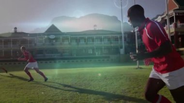 Alandaki lider koşucuya odaklanan ve spor HUD izleme sürat ölçümlerini etkinleştiren kamera. Sporcular, performans, hız, telemetri, biyomekanik, spor teknolojisi, açık hava eğitimi