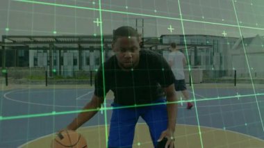 Basketbolcu çatıya 3 sayılık bir yayla giriyor ve spor analizi için şebeke haritasıyla salya akıtıyor. Atletizm, takım çalışması, şehir, yenilik, hareket, odaklanma, motivasyon