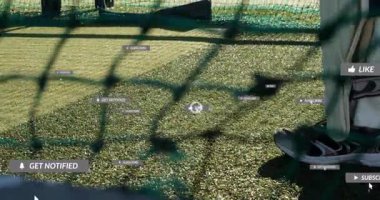 Kriket oyuncusunun bacakları yüzen nişan ikonlarının arasından geçiyor ve çarpışmayı gösteriyor. Spor, atletik, performans, dijital, sosyal, eğitim, ekipman