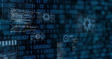 Mavi arayüzde ikili haneli kod metni ve HUD grafiklerini gösteren kod paneli gösteriliyor. Teknoloji, veri, yenilik, siber güvenlik, dijital, gelecekçi, analiz