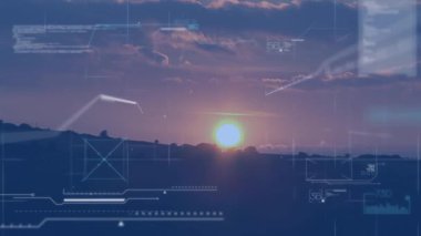 Dağlar ve günbatımı gökyüzü ile manzaraya karşı veri işleme ile dijital arayüz. bilgisayar arayüzü teknolojisi kavramı