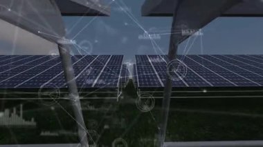 Güneş panelleri üzerinden bağlantı ağının animasyonu. sürdürülebilirlik, ekoloji, yenilenebilir enerji, bağlantılar ve teknoloji konsepti dijital olarak oluşturulmuş video.