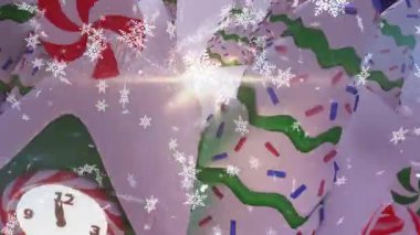 Kar yağışının animasyonu ve kış manzarası boyunca yazılan mutlu noeller. Noel, gelenek ve kutlama konsepti dijital olarak oluşturuldu.