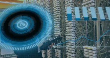 Depodaki raflarda işlenen saat ve istatistiklerin animasyonu. Dijital olarak oluşturulan küresel iletişim ve ağ teknolojisi kavramı.