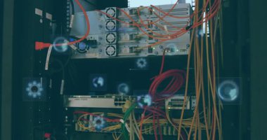 Bağlantı ağı ve saat üzerinden veri işleme ağı olan dünyanın animasyonu. Küresel tıp araştırma teknolojisi ve bağlantılar konsepti dijital olarak oluşturulmuş video.