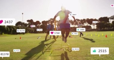 Antrenörlük ve oyuncu çeviklik sorunlarını aşıyor ve sosyal sayaçlar yükseliyor. Atletik, takım çalışması, fitness, açık hava, dinamik, antrenman, spor