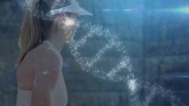 Dişi tenisçi sahada zıplayarak atış yapıyor ve DNA sarmalı titreşimli bilim gösterisi yapıyor. Atletik, hareketli, fütürist, teknoloji, spor, dinamik, açık hava