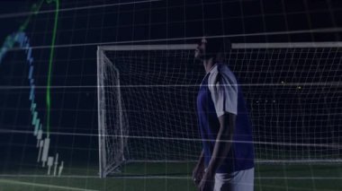 Sahadaki erkek oyuncunun finans grafiklerini başlatması ve bisiklet tekmesini ağa çevirmesi konusunda ayarlama. Sporcu, spor, performans, veri görselleştirme, finansal analizler, dijital, hareket