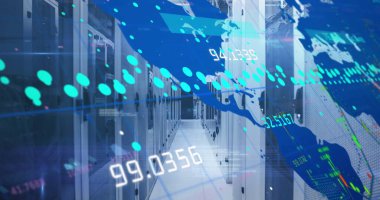 Veritabanı koridorunda LED ışıkları, dünya haritası veri noktaları ve istatistikleri olan sunucu dolapları gösteriliyor. Teknoloji, altyapı, bağlantı, siber güvenlik, dijital, yenilik, ağ