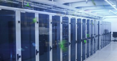 Veri merkezi koridorunda mavi LED 'li ve kablo tepsili sunucu dolapları gösteriliyor, siyah koltuklu. Teknoloji, ağ, altyapı, siber güvenlik, otomasyon, modern, endüstriyel