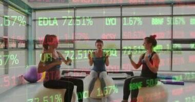 Animasyon oklarıyla dambılları kaldırırken beden eğitimi hocası üç taşak üzerinde değişiklik sinyali veriyor. Sağlık, güç, hareket, denge, koordinasyon, esneklik, motivasyon