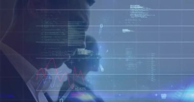 Beyaz iş adamı ve belge okuyan iş kadını hakkında istatistiksel veri işleme. iş verileri ve analitik teknoloji kavramı